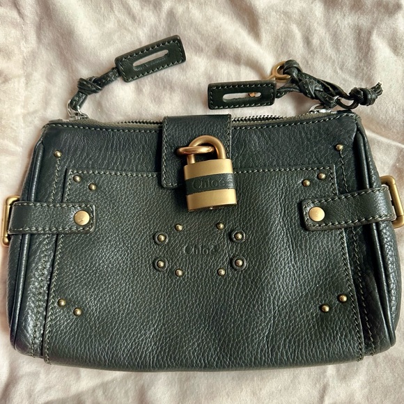 ⁦Chloé clutch bag, RARE Paddington model. Deep green leather clutch. - Picture 2 of 11